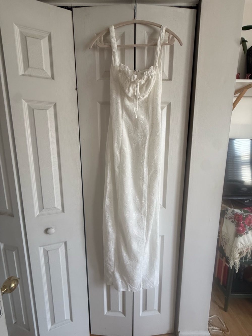 More to Come Revolve White dress, floral embroidery - Picture 2 of 7